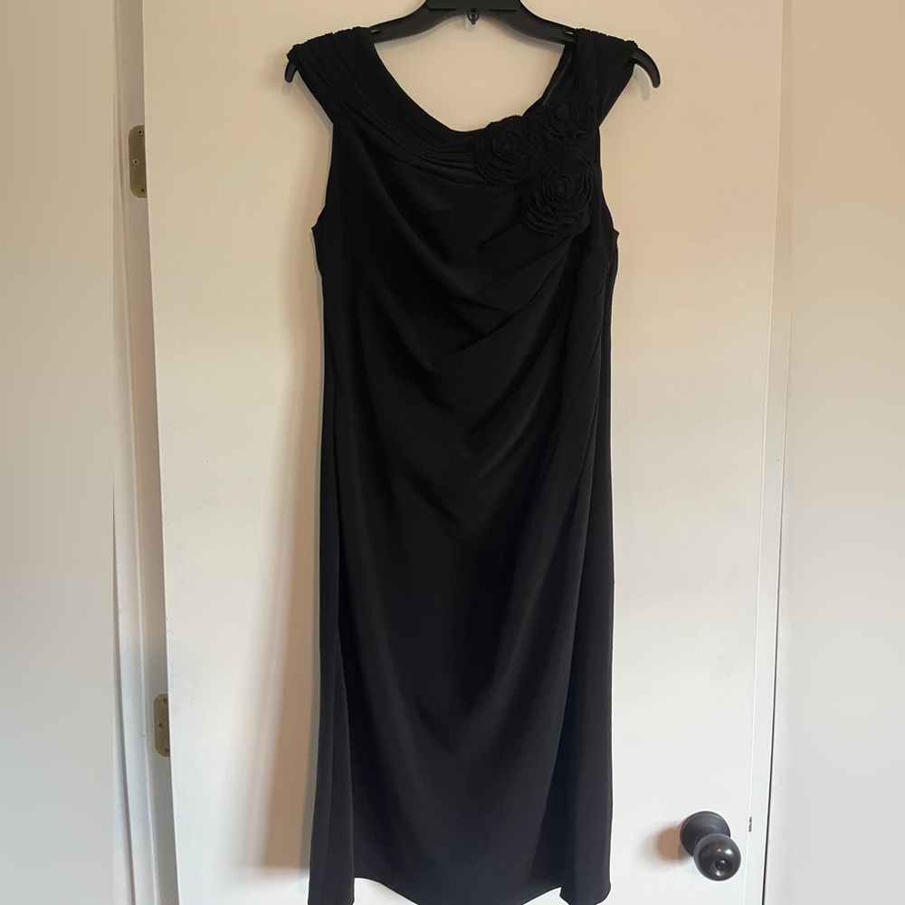 Adrianna Papell Elegant Black Dress